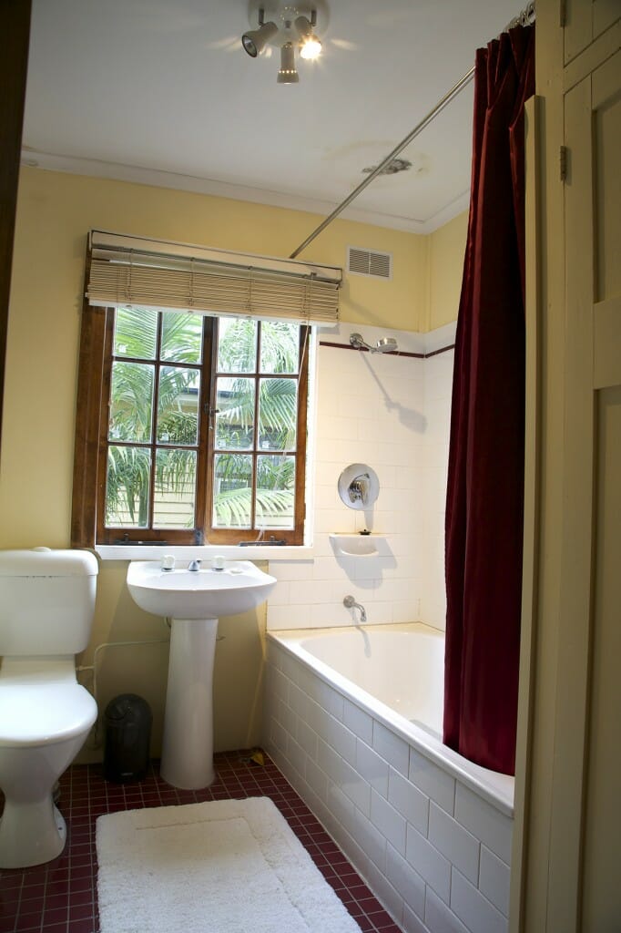 Suite bathroom