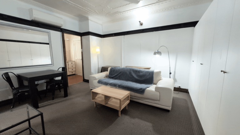 U1 Lounge 1